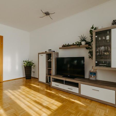 Grosse Ferienwohnung Burgenland 艾森斯塔特 外观 照片